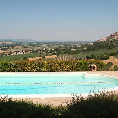 Agriturismo Fiordaliso Trevi Luaran gambar