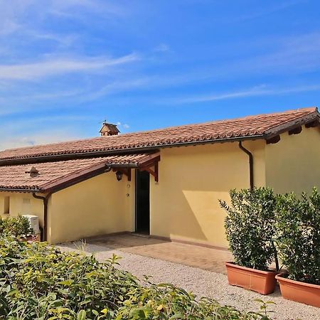 Agriturismo Fiordaliso Trevi Luaran gambar