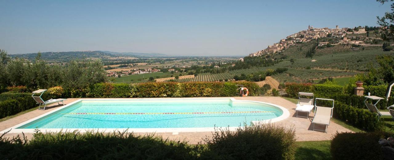 Agriturismo Fiordaliso Trevi Luaran gambar