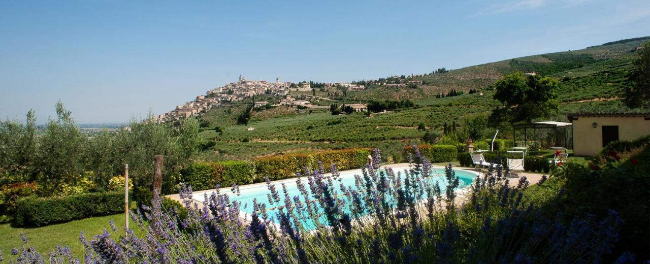 Agriturismo Fiordaliso Trevi Luaran gambar