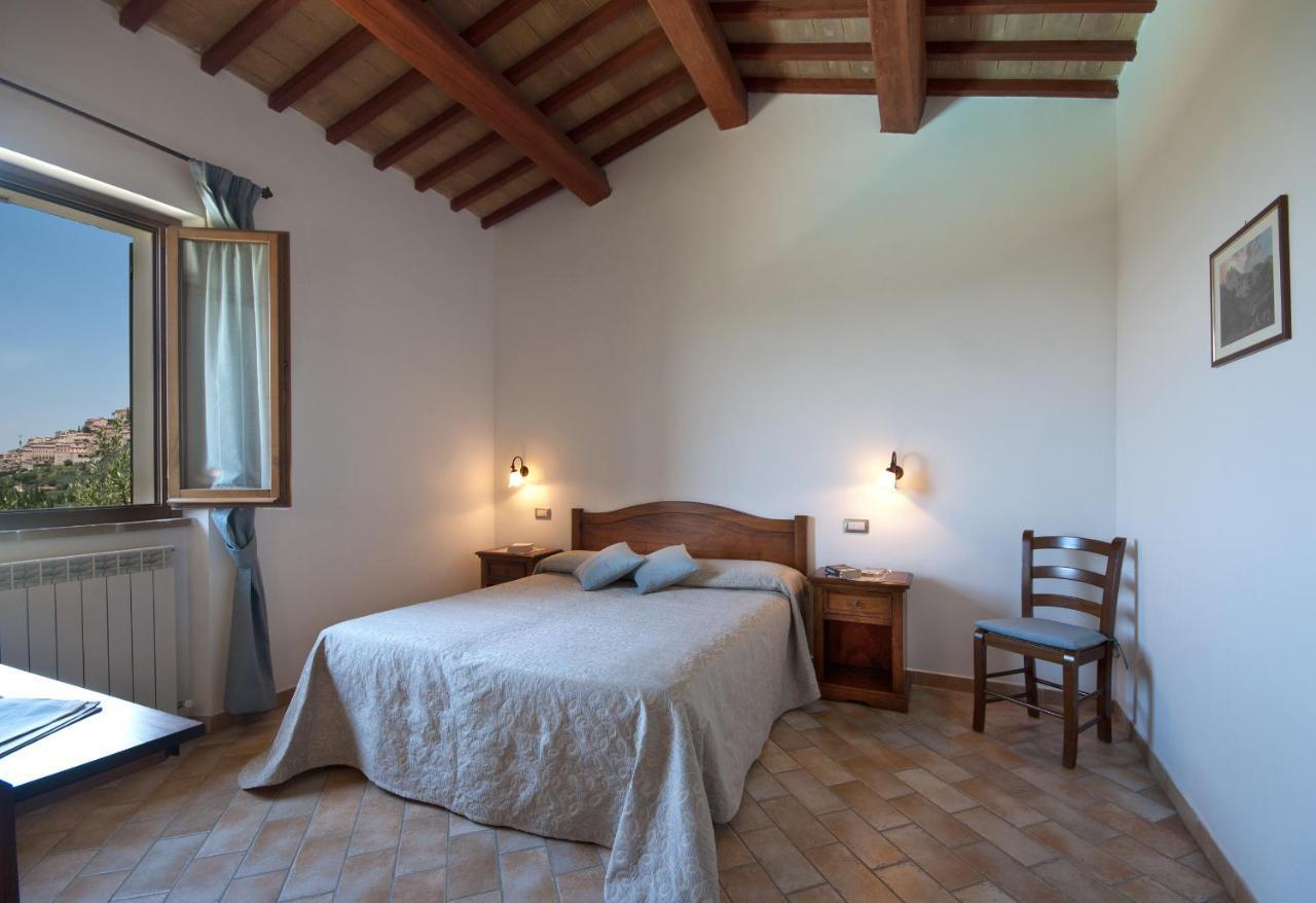 Agriturismo Fiordaliso Trevi Luaran gambar
